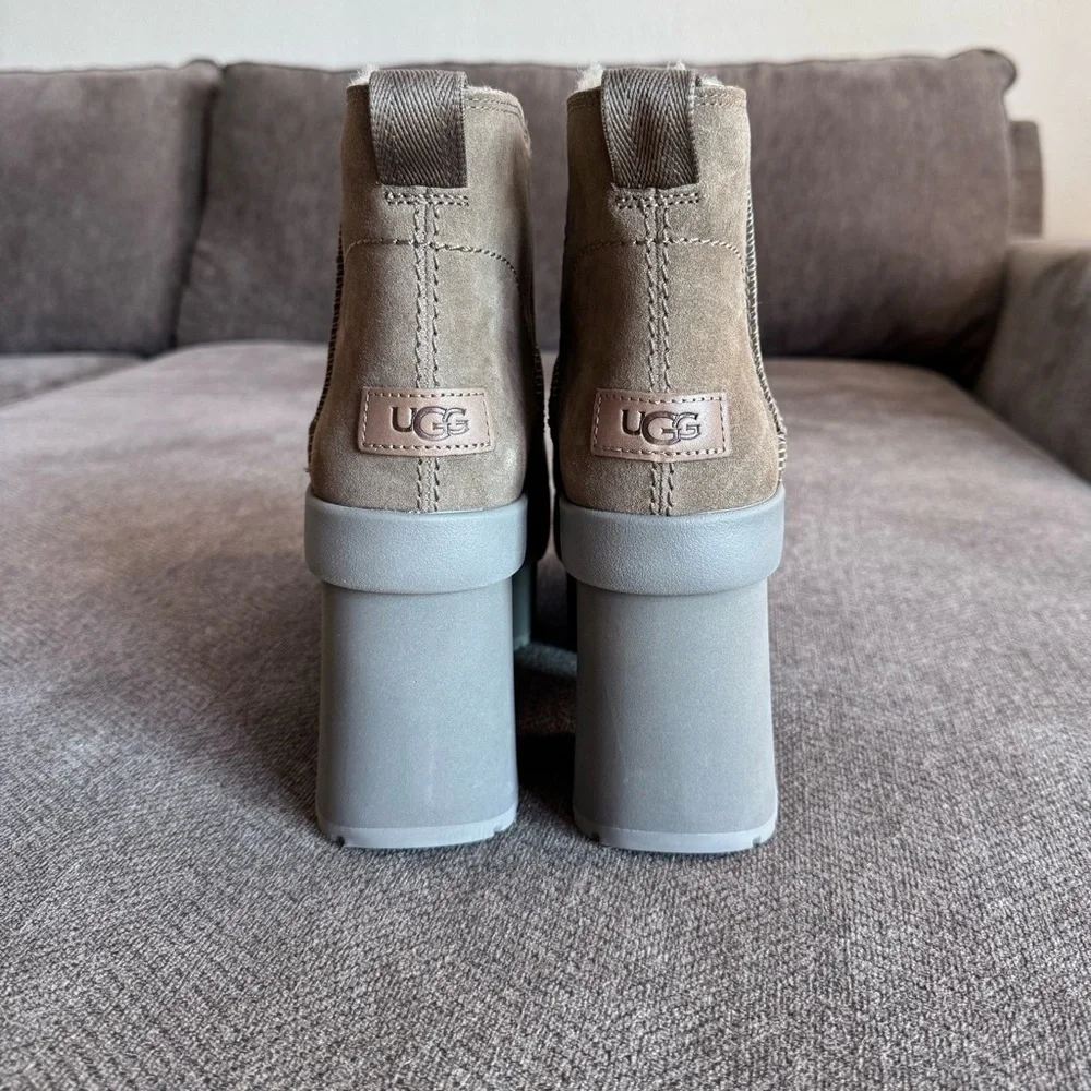 UGG new without
